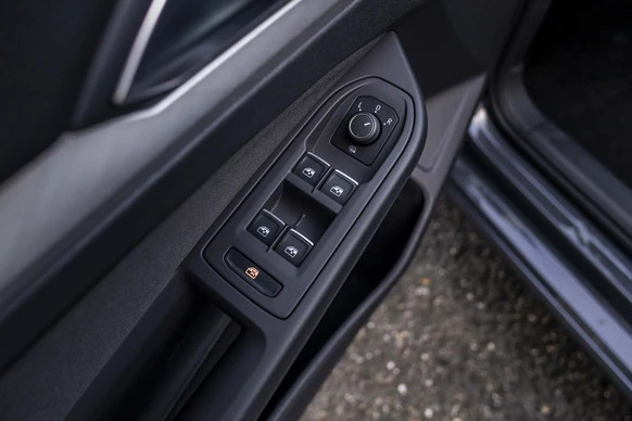 Volkswagen Golf - Afbeelding 21 van 30