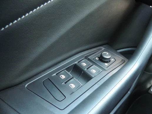 Volkswagen T-Roc - Afbeelding 26 van 30