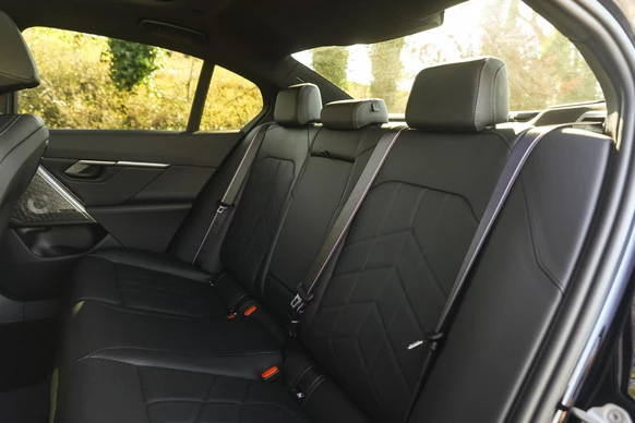 BMW i5 - Afbeelding 12 van 30