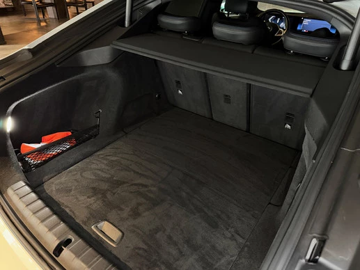 BMW i4 - Afbeelding 12 van 30