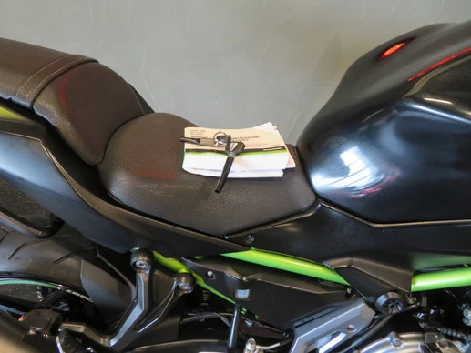 Kawasaki Z650 - Afbeelding 14 van 16