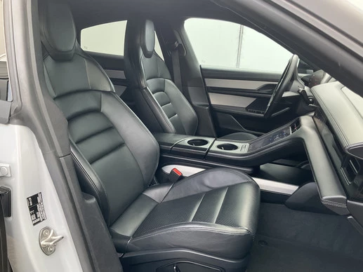 Porsche Taycan - Afbeelding 3 van 30