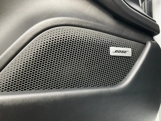 Porsche Taycan - Afbeelding 17 van 30