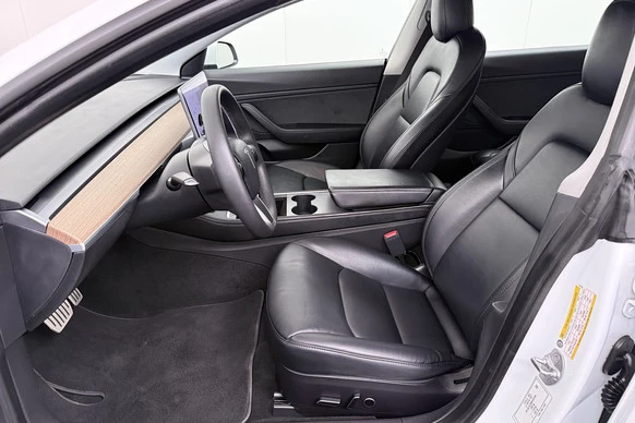 Tesla Model 3 - Afbeelding 7 van 30