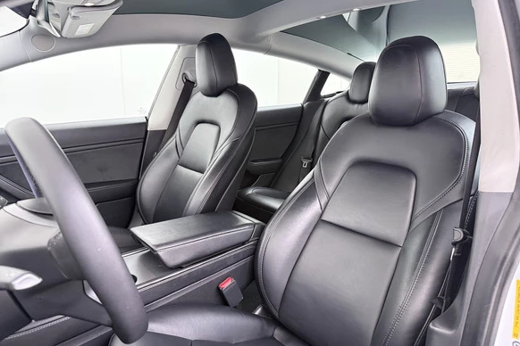 Tesla Model 3 - Afbeelding 8 van 30