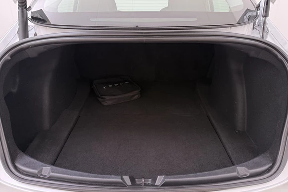 Tesla Model 3 - Afbeelding 10 van 30