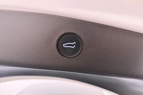 Tesla Model 3 - Afbeelding 11 van 30