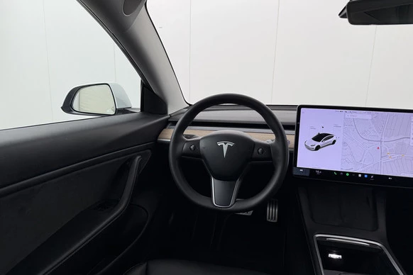 Tesla Model 3 - Afbeelding 13 van 30