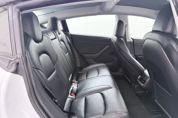 Tesla Model 3 - Afbeelding 14 van 30