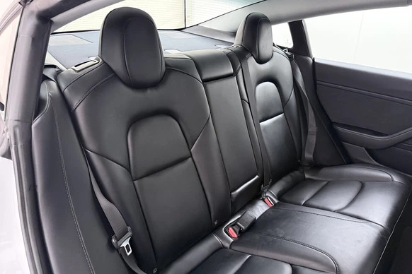 Tesla Model 3 - Afbeelding 15 van 30