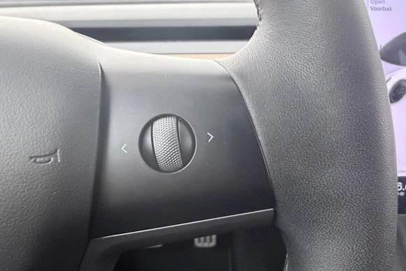 Tesla Model 3 - Afbeelding 18 van 30