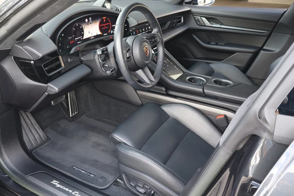 Porsche Taycan - Afbeelding 8 van 30