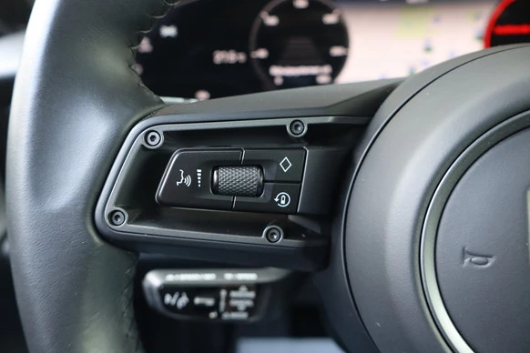 Porsche Taycan - Afbeelding 23 van 30