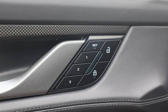 Porsche Taycan - Afbeelding 26 van 30