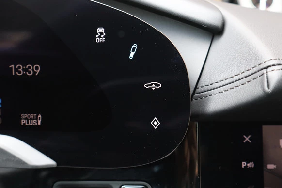 Porsche Taycan - Afbeelding 28 van 30