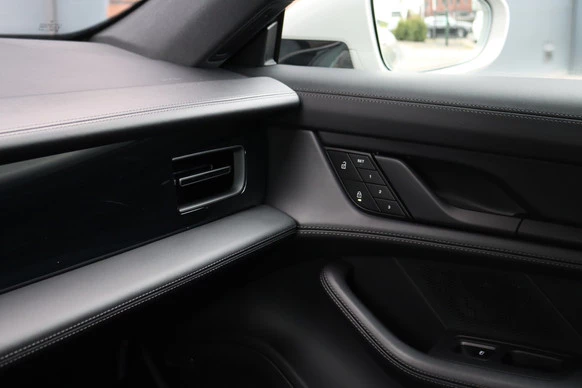 Porsche Taycan - Afbeelding 8 van 30