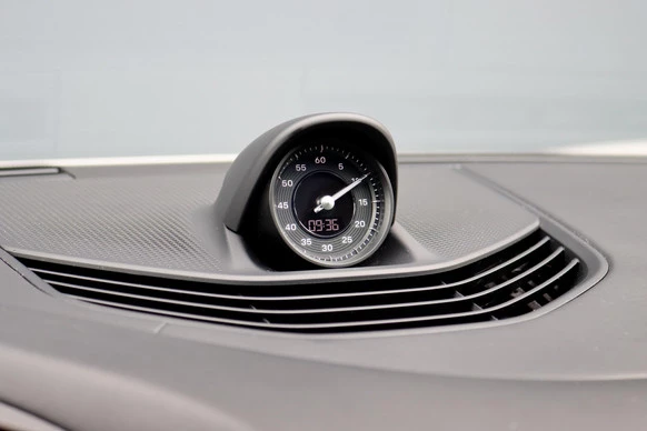 Porsche Taycan - Afbeelding 14 van 30