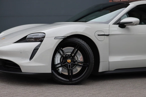 Porsche Taycan - Afbeelding 17 van 30