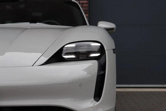Porsche Taycan - Afbeelding 23 van 30