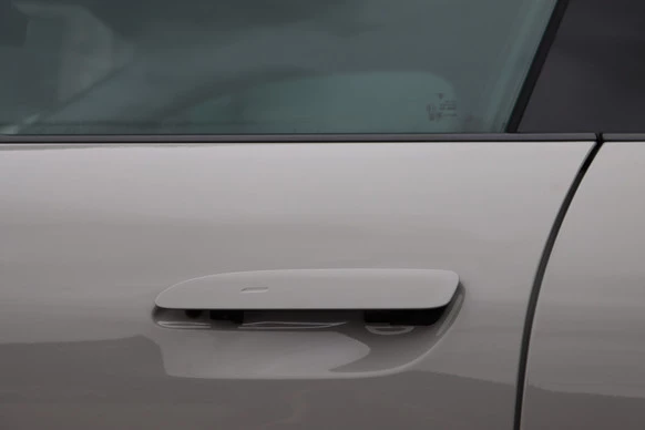 Porsche Taycan - Afbeelding 25 van 30