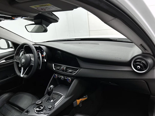 Alfa Romeo Giulia - Afbeelding 25 van 29