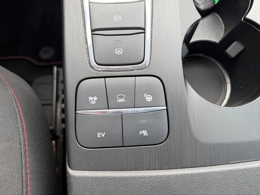 Ford Kuga - Afbeelding 27 van 30