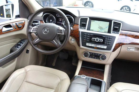 Mercedes-Benz M-Klasse - Afbeelding 7 van 30