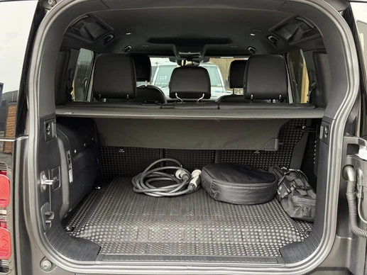 Land Rover Defender - Afbeelding 8 van 27
