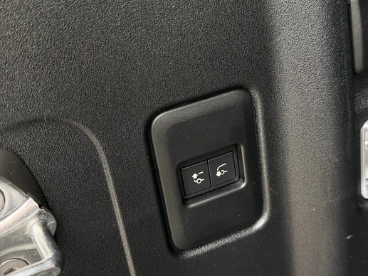 Land Rover Defender - Afbeelding 9 van 27