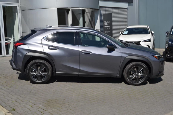 Lexus UX - Afbeelding 2 van 30