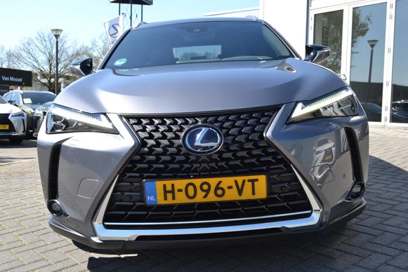 Lexus UX - Afbeelding 8 van 30