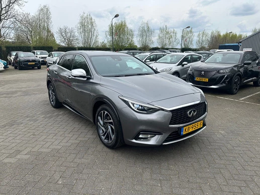 Infiniti Q30 - Afbeelding 2 van 18