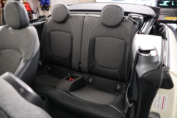 MINI Cooper Cabrio - Afbeelding 11 van 25