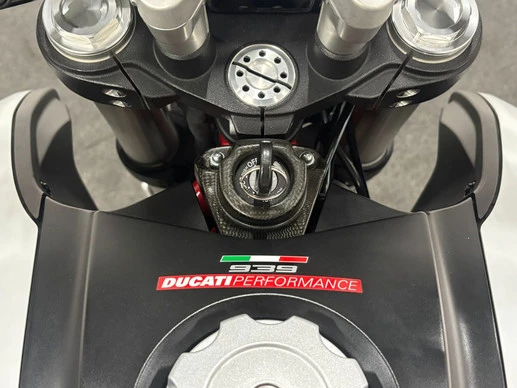 Ducati Hypermotard - Afbeelding 14 van 16