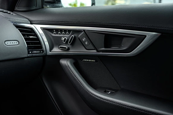 Jaguar F-Type - Afbeelding 18 van 30