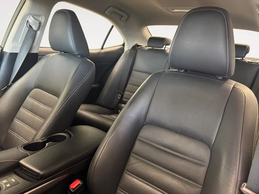 Lexus IS - Afbeelding 11 van 30