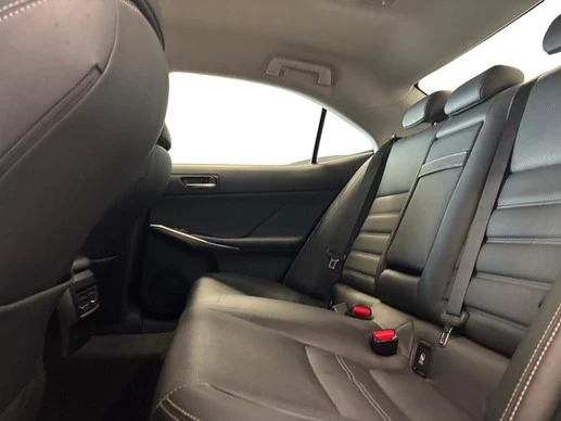 Lexus IS - Afbeelding 12 van 30