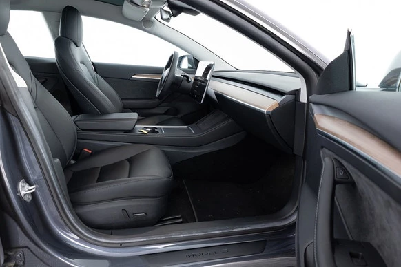 Tesla Model 3 - Afbeelding 7 van 30