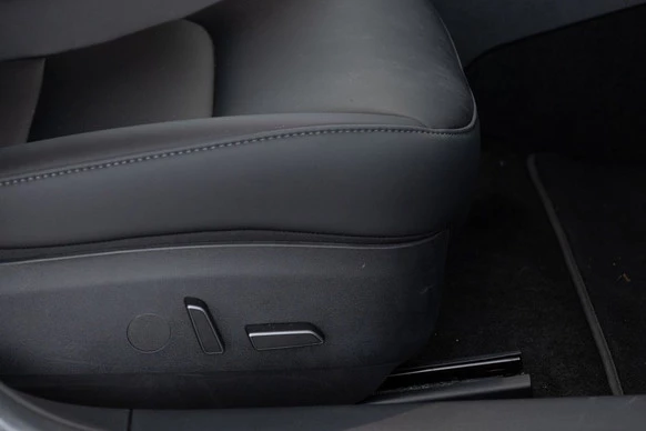 Tesla Model 3 - Afbeelding 8 van 30
