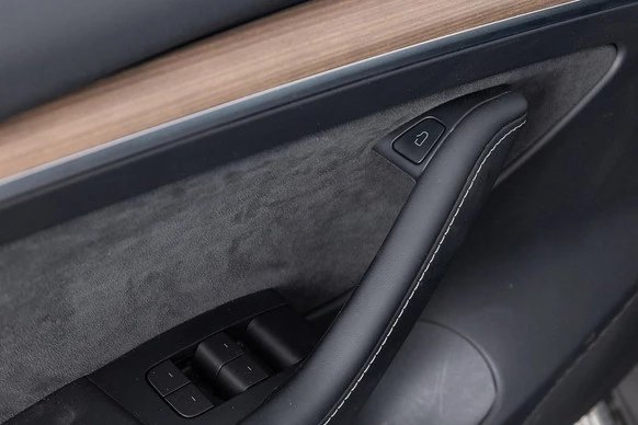 Tesla Model 3 - Afbeelding 11 van 30
