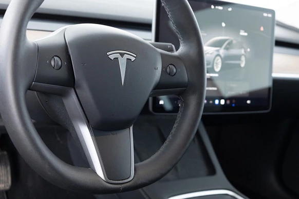 Tesla Model 3 - Afbeelding 13 van 30