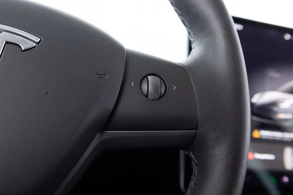 Tesla Model 3 - Afbeelding 25 van 30