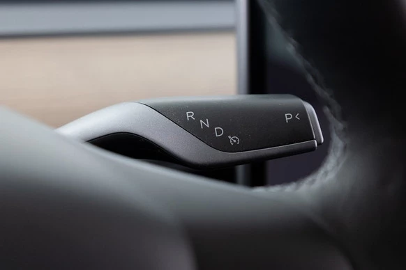 Tesla Model 3 - Afbeelding 27 van 30