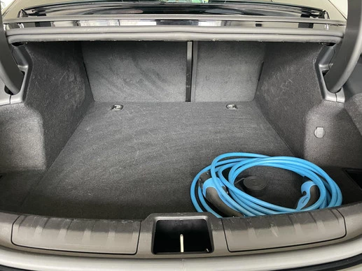 Porsche Taycan - Afbeelding 24 van 25