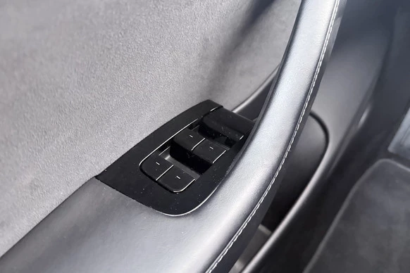 Tesla Model 3 - Afbeelding 15 van 21