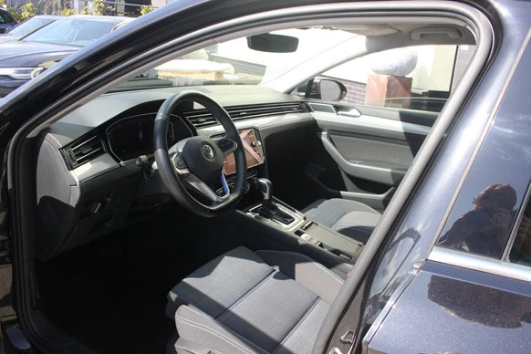 Volkswagen Passat - Afbeelding 2 van 23
