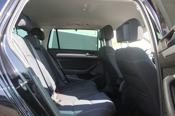 Volkswagen Passat - Afbeelding 11 van 23