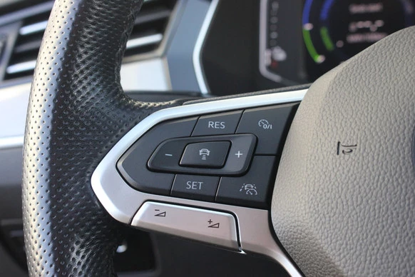 Volkswagen Passat - Afbeelding 12 van 23