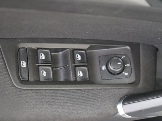 Volkswagen Touran - Afbeelding 18 van 30