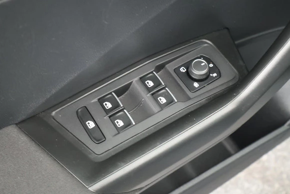 Volkswagen T-Roc - Afbeelding 16 van 30